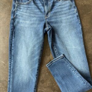 American Eagle Outfitters High Rise Blue Jeans Size 8